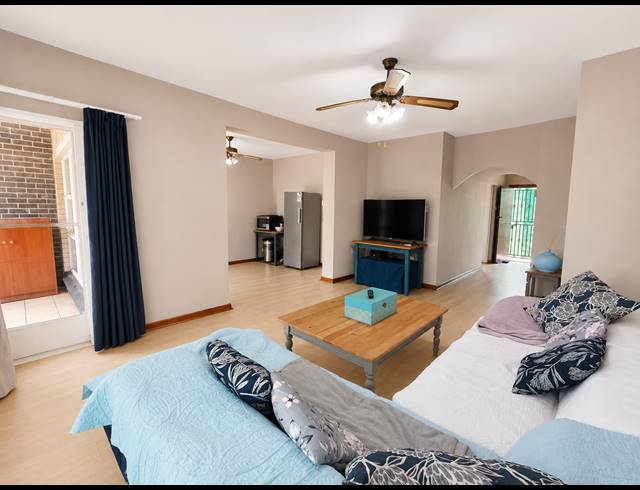 3 BEDROOM TOWNHOUSE TO LET IN THREE RIVERS PROPER